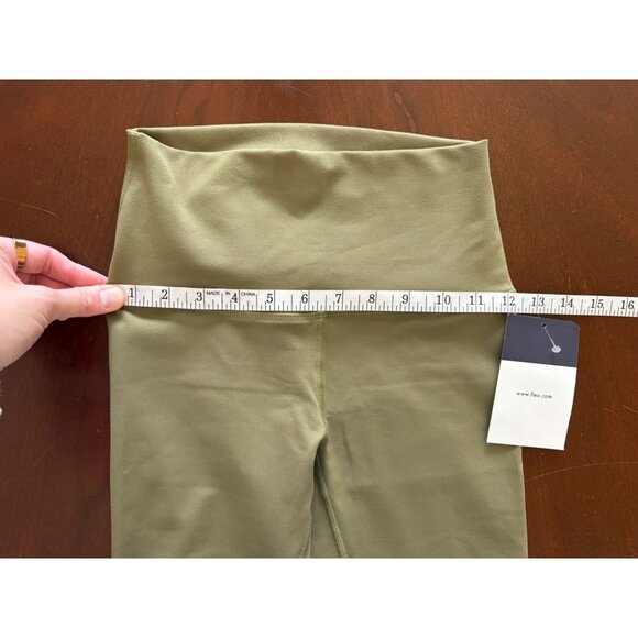 FLEO Activewear NWT El Toro 28” Leggings  Shadow Sage Green Size Small - Picture 8 of 11